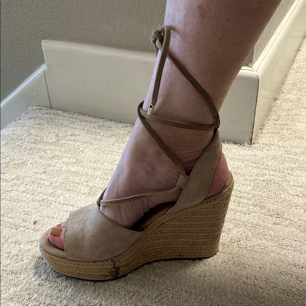 Elegant Tan Wedge Sandals